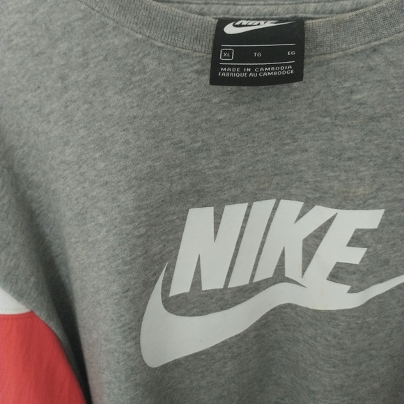 Cute Retro Nike Cropped Plus size Sweatshirt - Picture 2 of 3